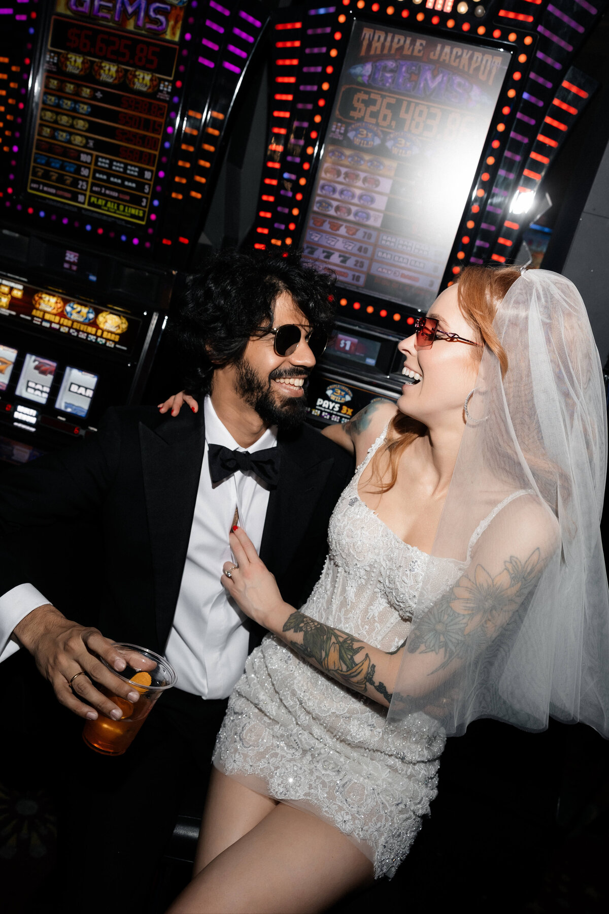 82riskyexposure_hayley-vikram_las-vegas-elopement-photography