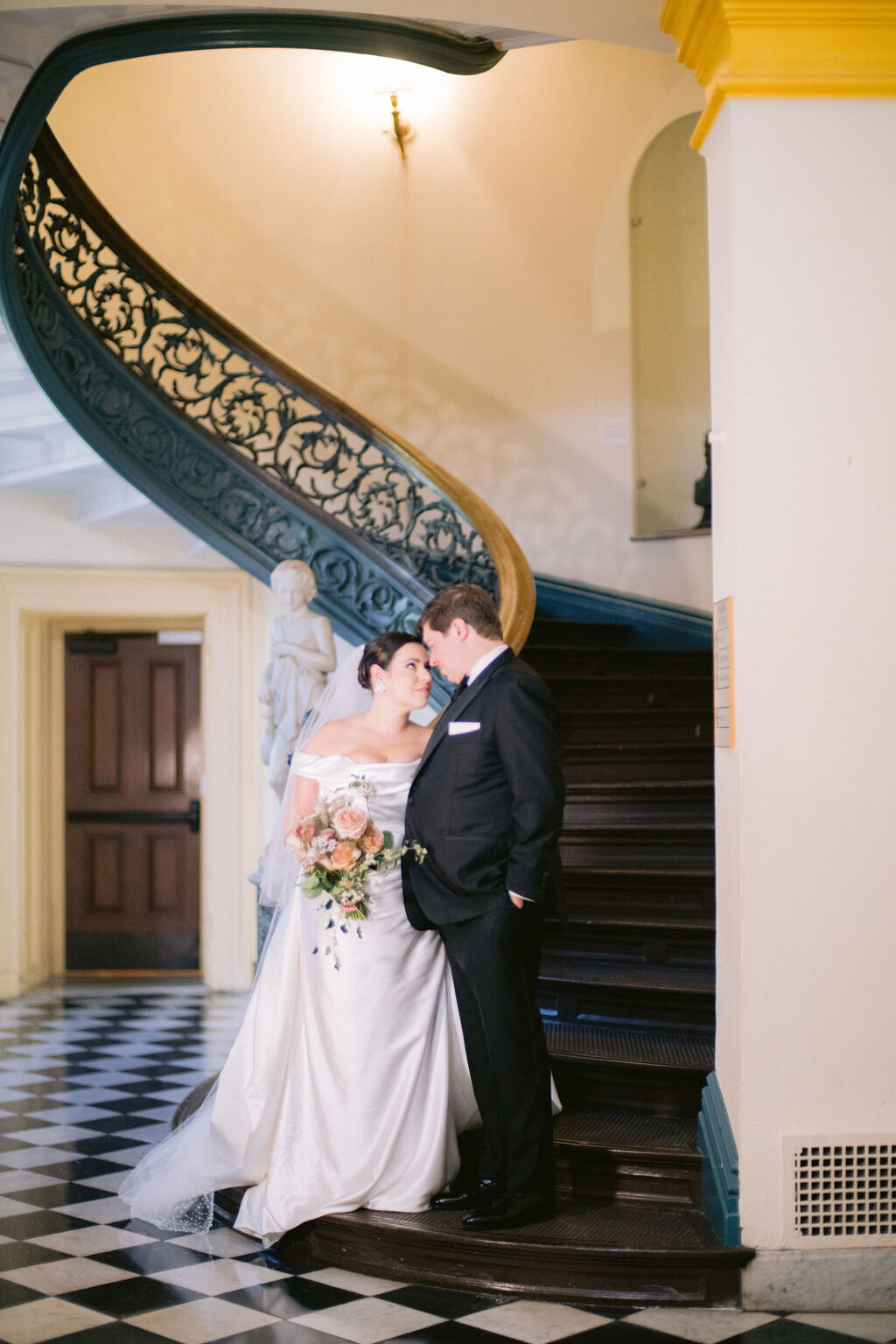 NikkiSanterre_EastCoastLuxuryWeddingPhotographer_PeabodyLibraryWeddingNouvelleEvents_Emily&Daniel-73