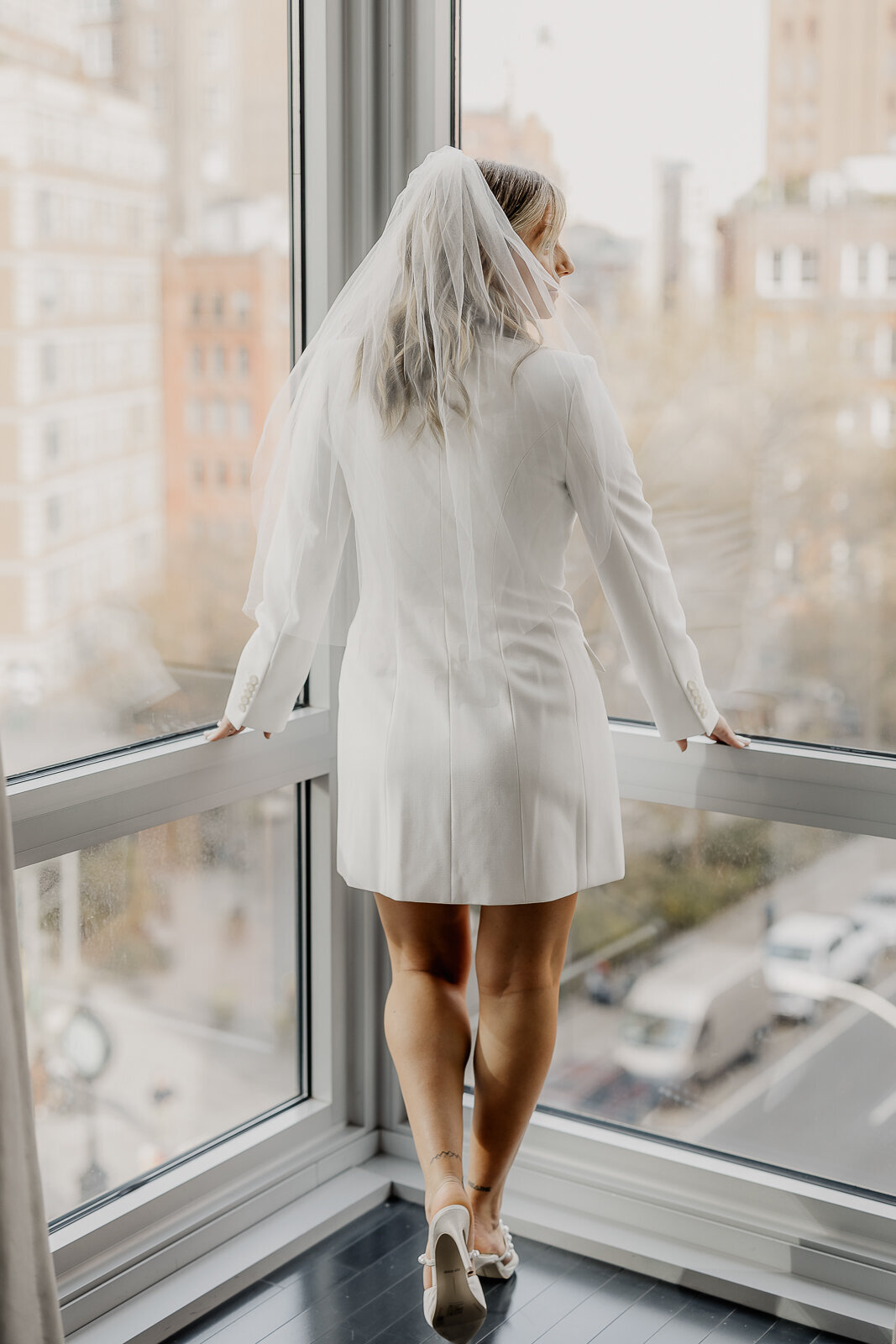 intimate wedding photographer brooklyn bridge