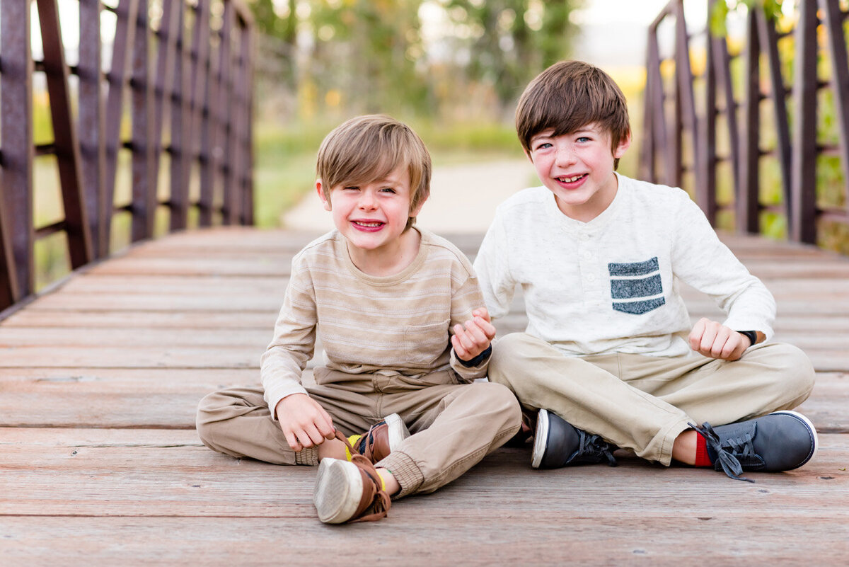 colorado-fall-family-photography-boys-smiling