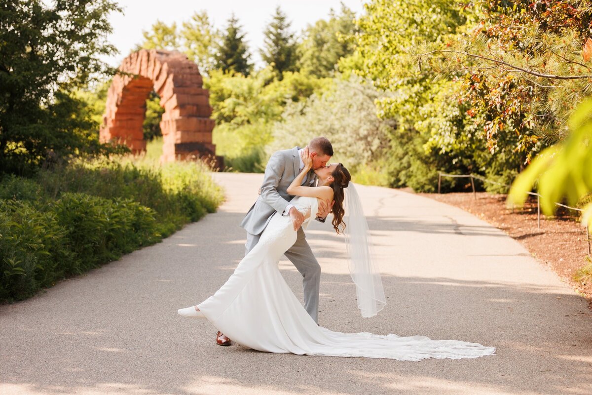 25-grand-rapids-frederik-meijer-garden-wedding