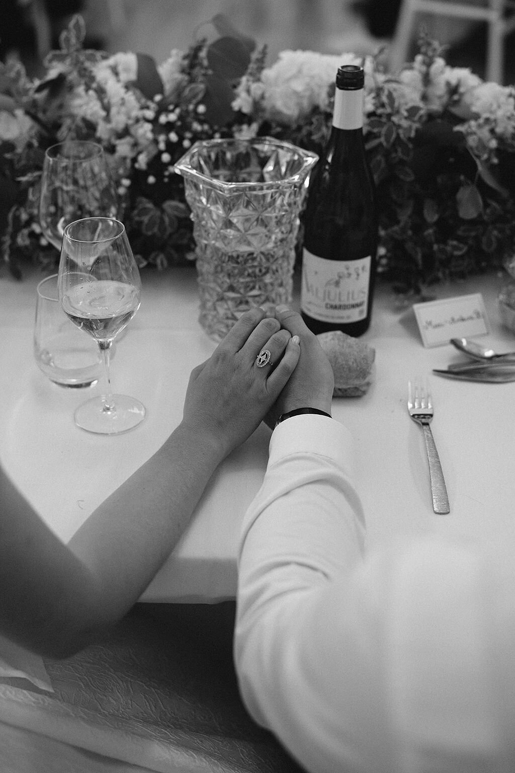repas-de-mariage-decoration-elegant-et-minimaliste