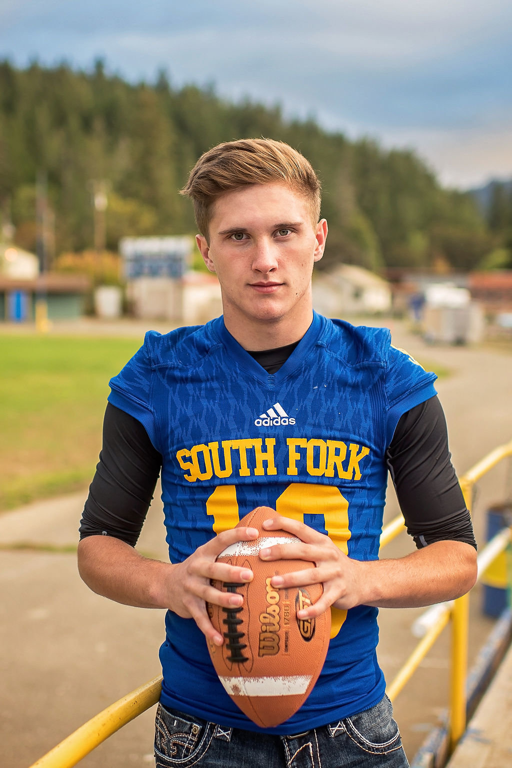 Redway-California-senior-portrait-photographer-Parky's-Pics-Photography-Humboldt-County-football-Souuth-Fork-High-1.jpg