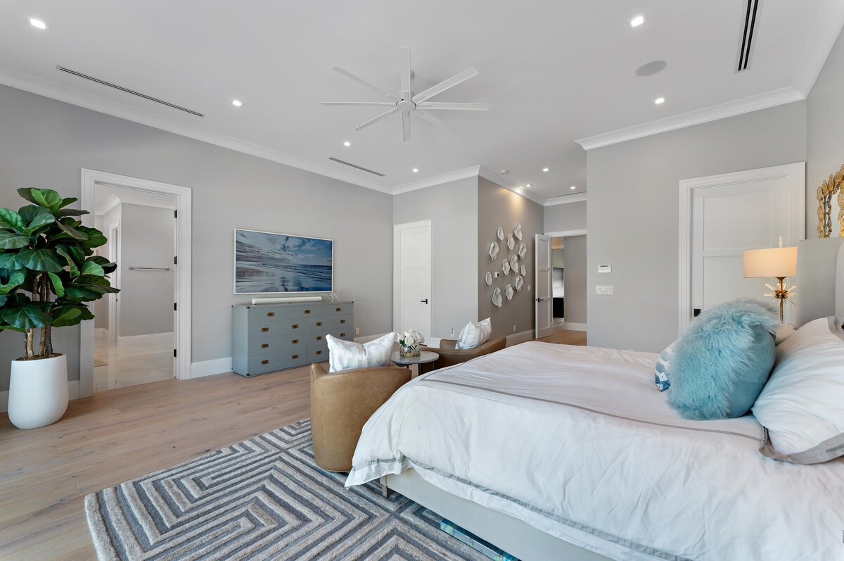 High-End Waterfront Living – A Masterpiece of Architecture & Craftsmanship