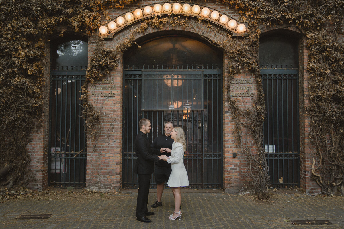 Sara-Canon-Elopement-Downtown-Seattle-WA-Amy-Law-Photography-18