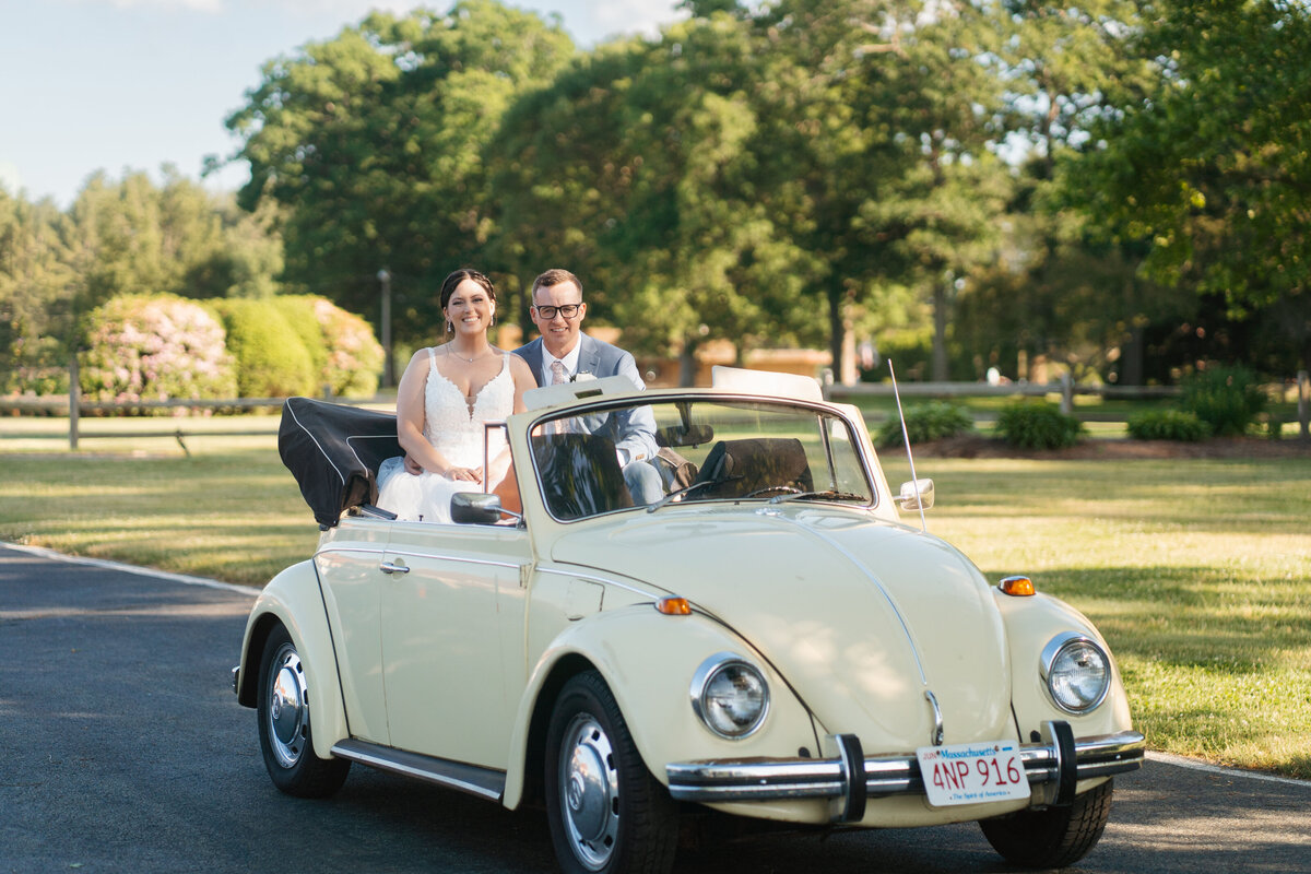 Experience the epitome of summer wedding bliss at The Villa, Ridder Country Club, beautifully captured by Danielle Littles Photography. Celebrate amidst lush landscapes and exquisite settings, ensuring every moment is preserved with timeless elegance and artistry