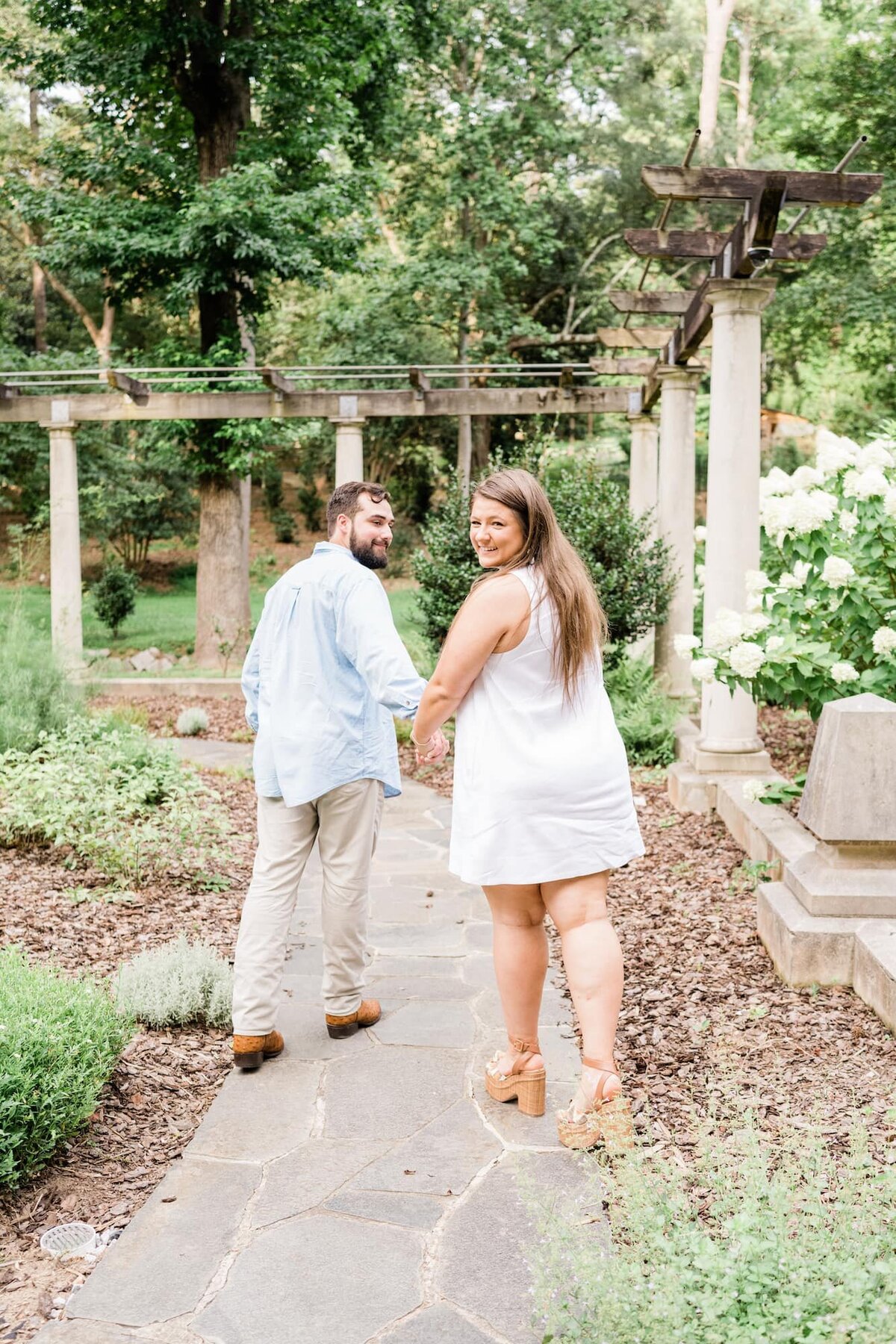Elli-Row-Photography-CatorWoolford-Gardens-Engagement_2854