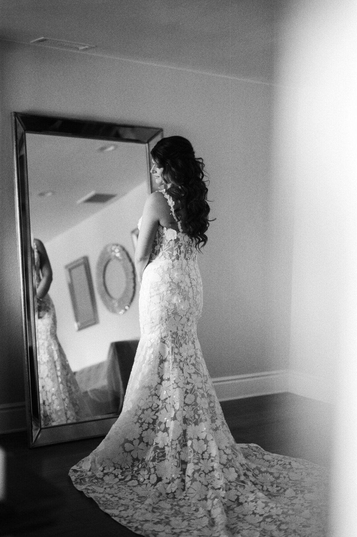 35mm Film Wedding Photography-068-773780010011-2 (2)