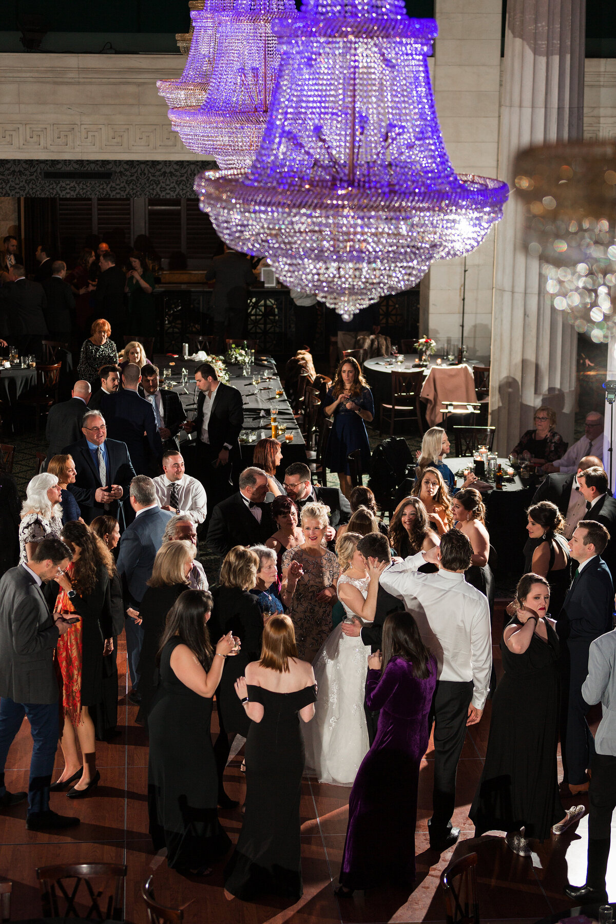 54-ballroom-at-mckay-grand-rapids-michigan-winter-wedding