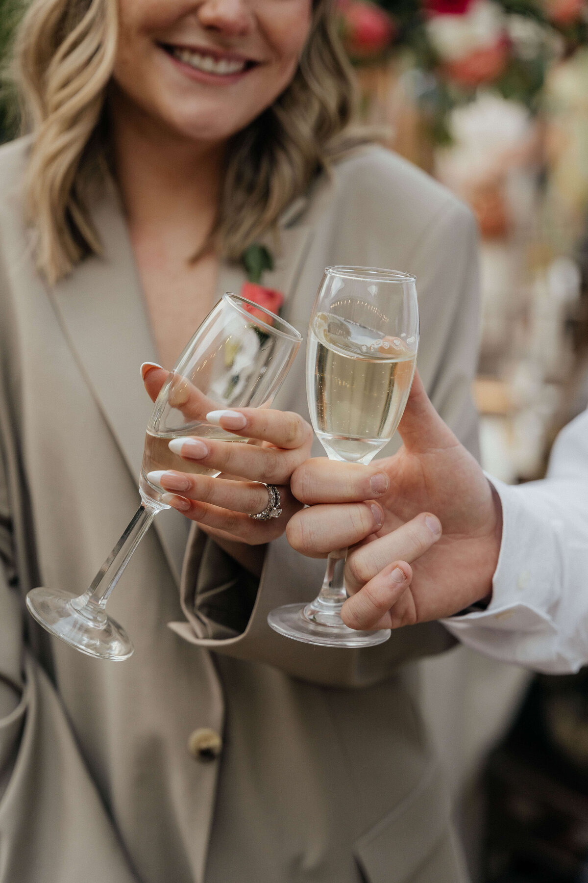 wedding-celebration-champagne-toast-closeup
