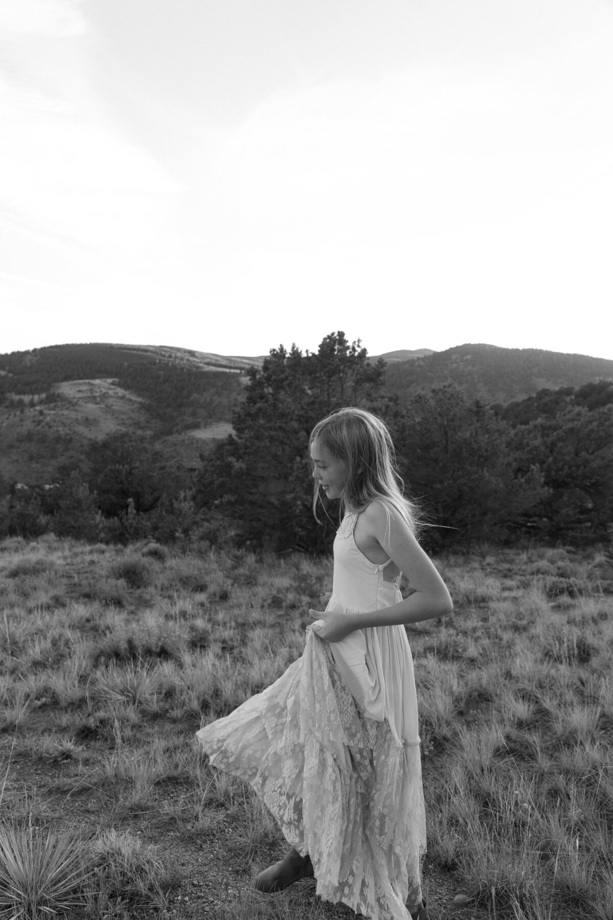 familyphotosgoldenhoursrockies11