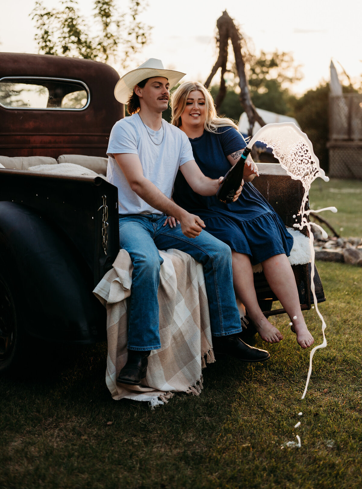 champagne pop photography in edmonton, Alberta