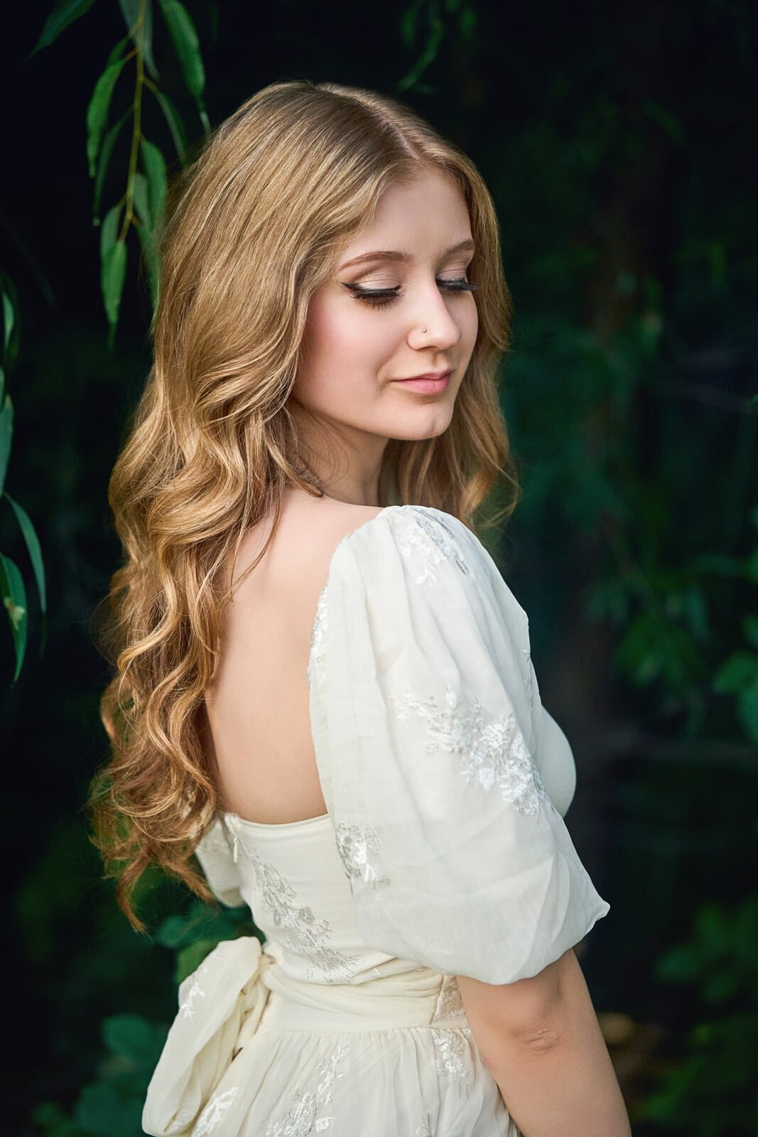 Elegant Senior Picture Photographer Portrait in a Natural Setting-103