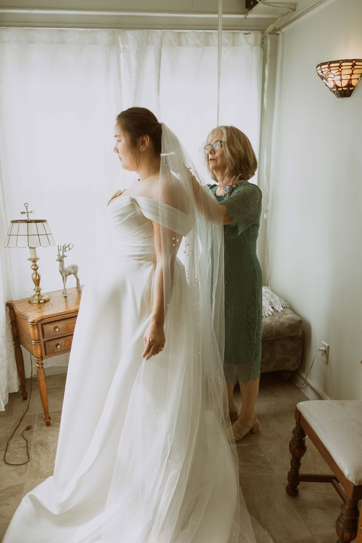 Chloe Parker Photography Heartfelt Wedding Photographer in Virginia — Wedding Photos 124