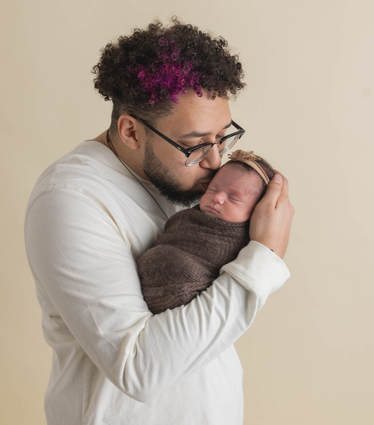 Adorable Lifestyle Newborn Photography Lancaster Pennsylvania Dad