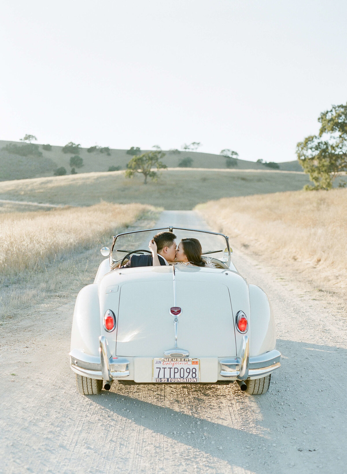8-KTMerry-engagement-photography-vintage-car-kestrel-park