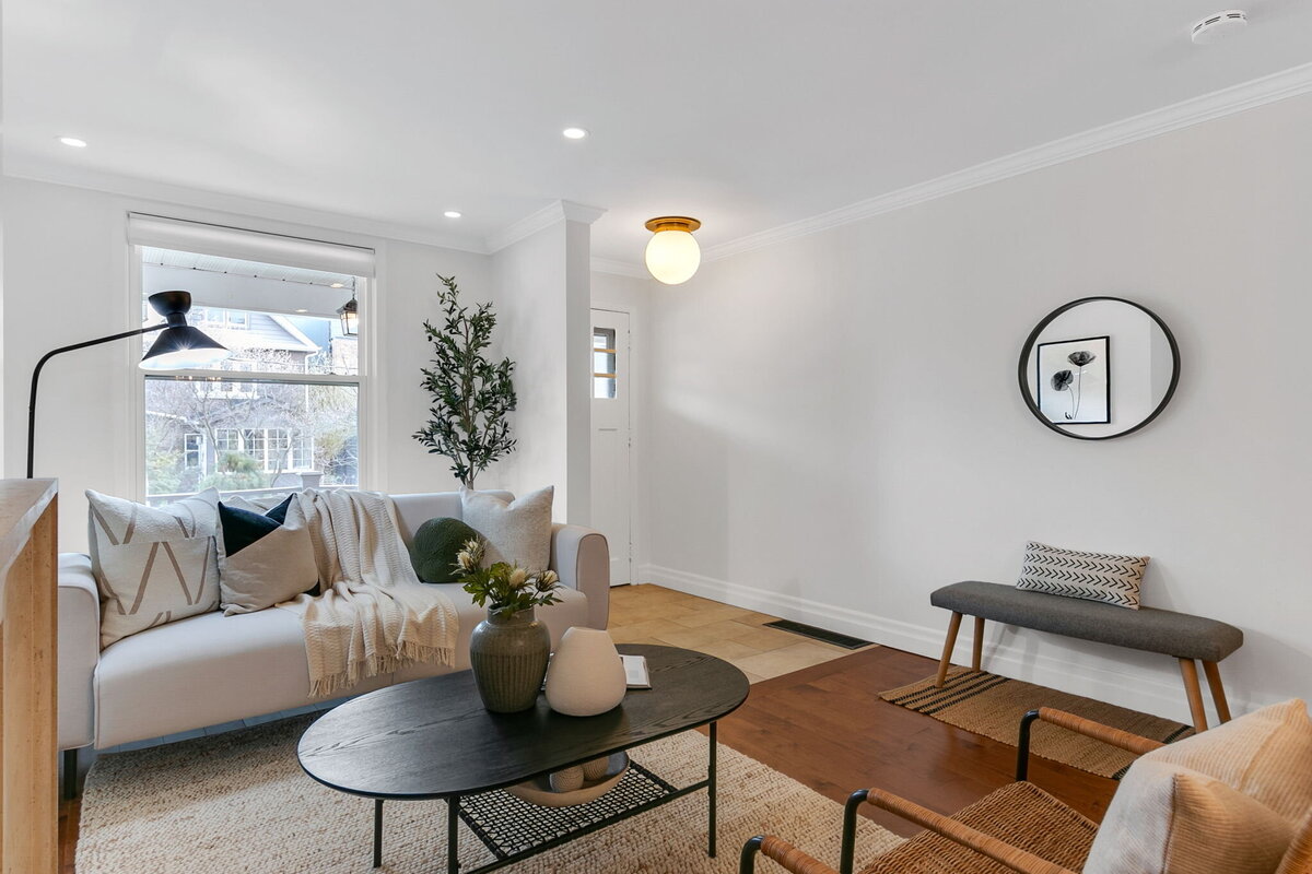10-web-or-mls-8_002_Living Room