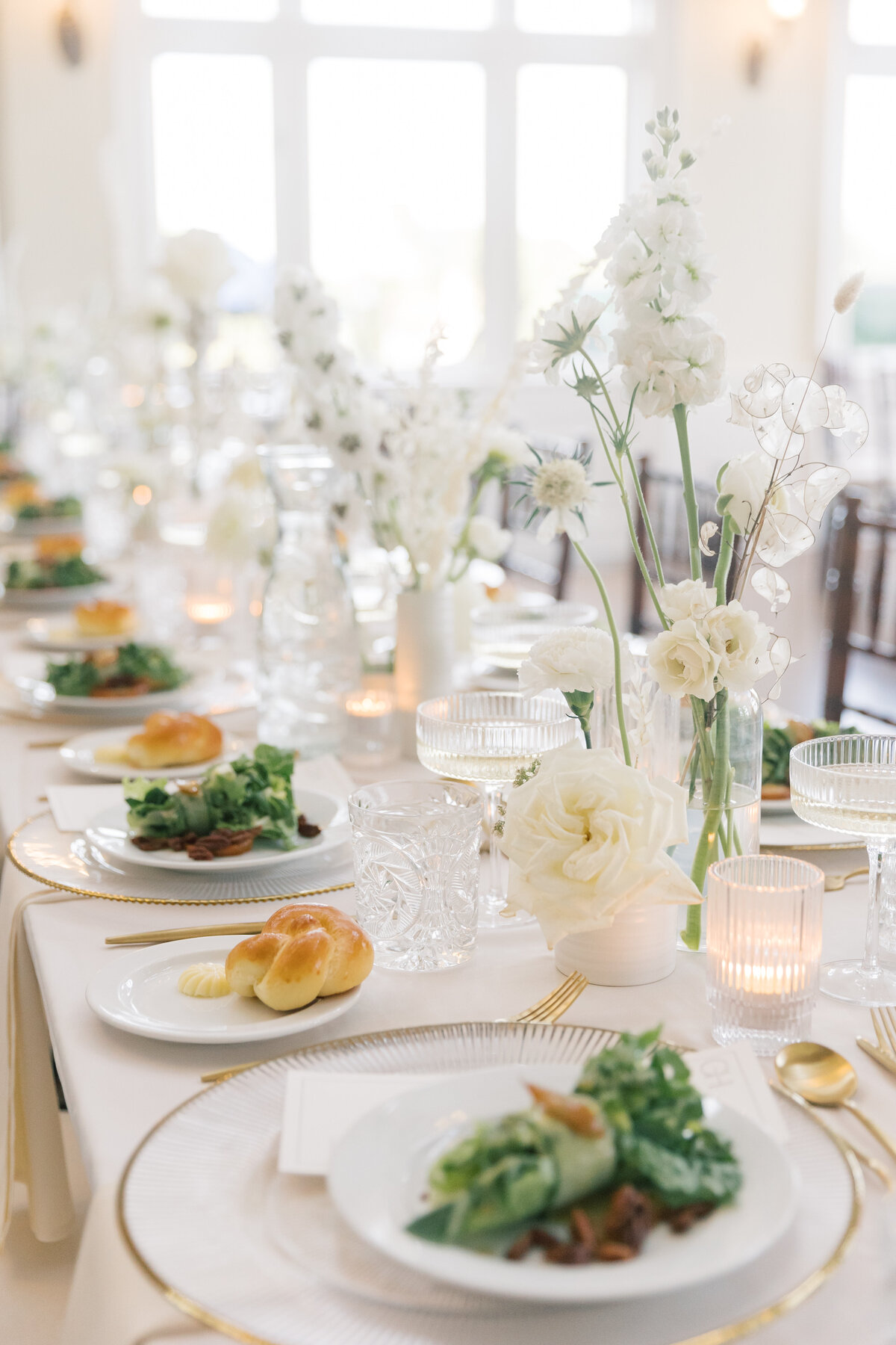 white-tablescape-whitby-castle-wedding-2
