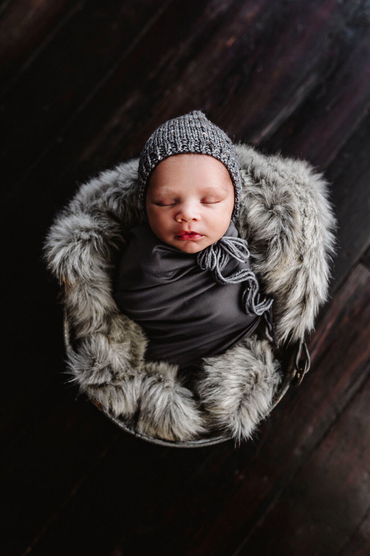 01-gold-newborn-wovenbylegaiesllc-2025