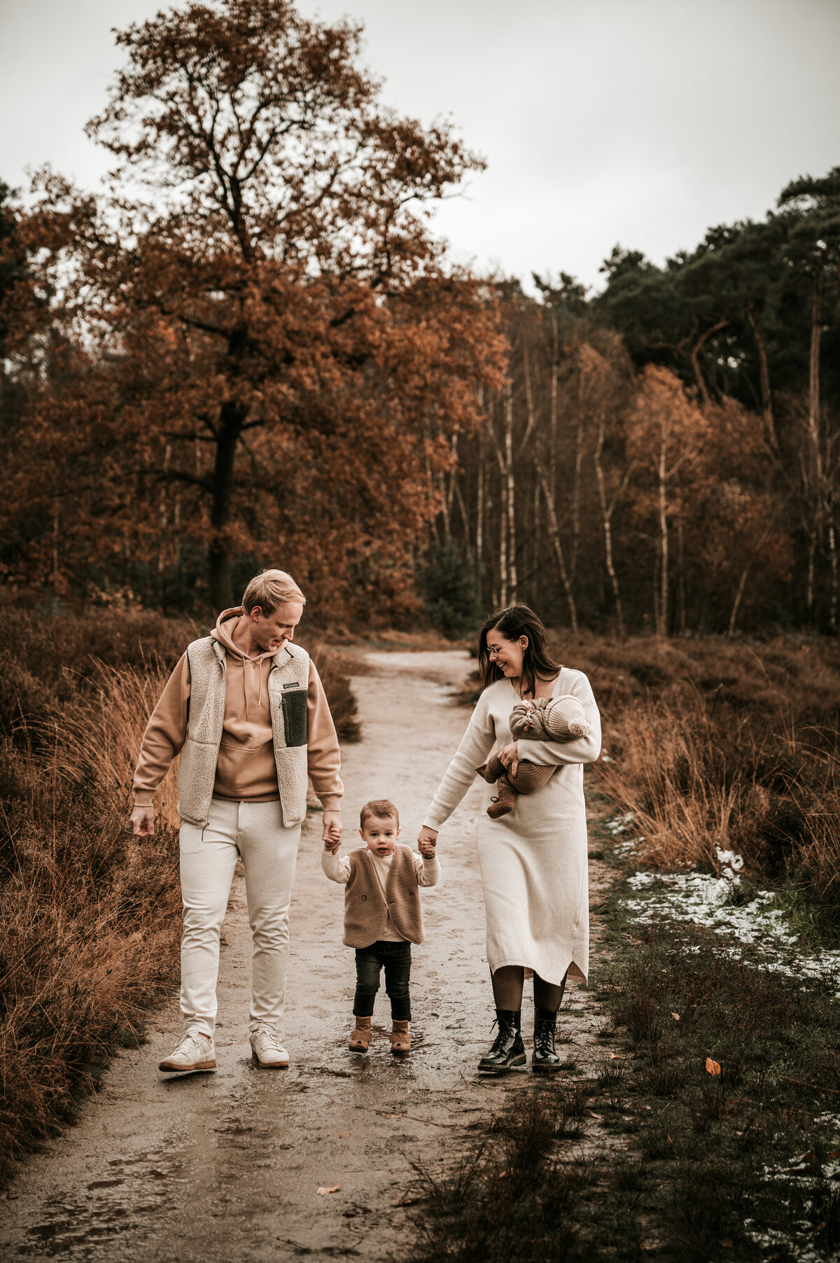 Jiscafotografie_gezinsshoot_gezinsfotografie_newbornshoot_newbornfotograaf_fotograafnijmegen_fotograaf-115