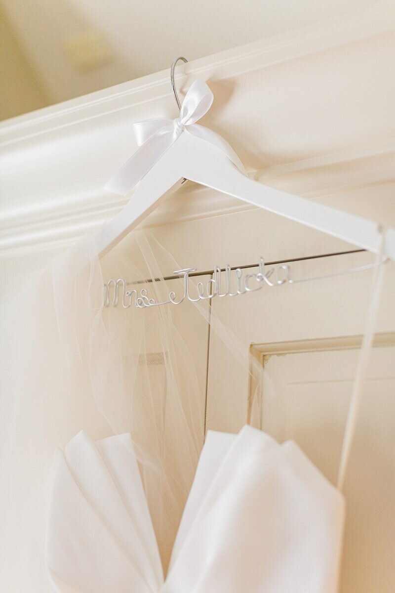 Classic Wedding at City Church of Evansville with Reception at ECC015