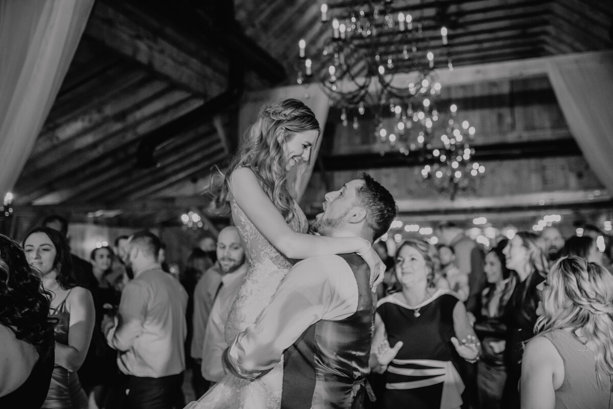 ct-wedding-stonehurst-dj-couple-dance-elegant