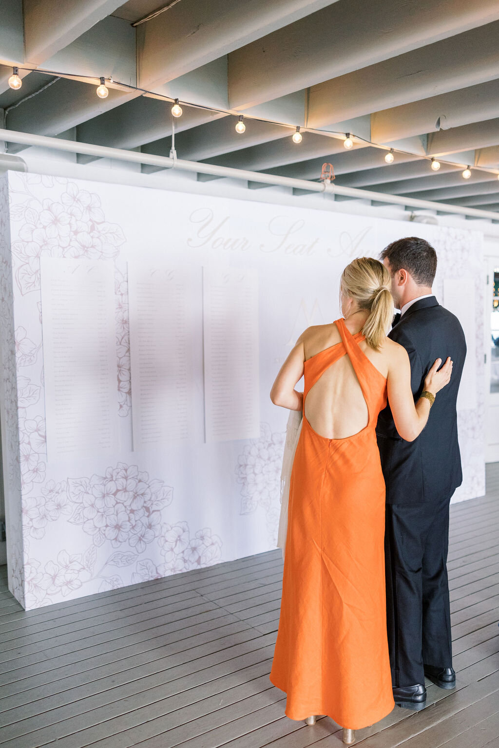seating-chart-display-beach-white