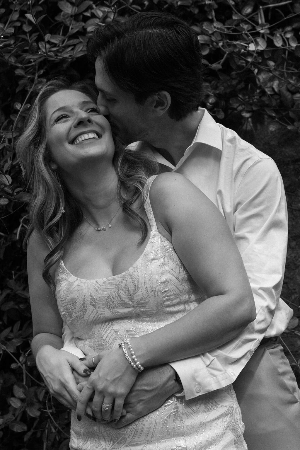 meredith-michel-photography-black-and-white-romantic-vine-wall-portrait-richmond-va