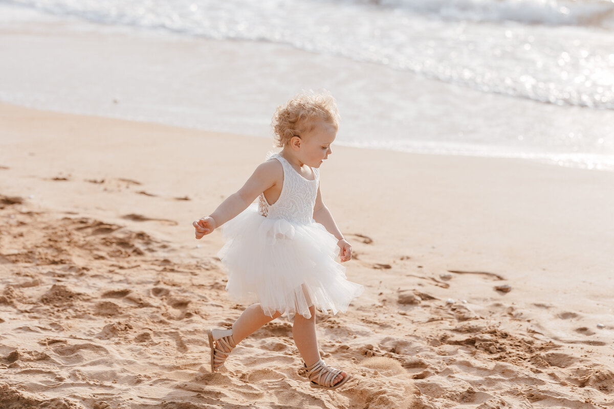 flower girl in maui 