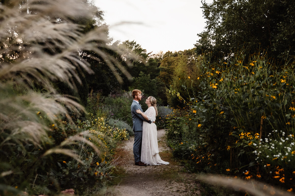 Nicole-Marcelle-Photography_059_roger-williams-botanical-center-wedding-olivia-chris