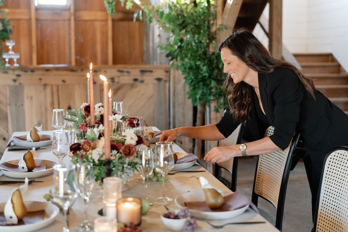 Indiana_Michigan_Wedding Planner_Idaville_Sioux Monti_Barn_Editorial_Wedding Decor_Reception_The Table Setting
