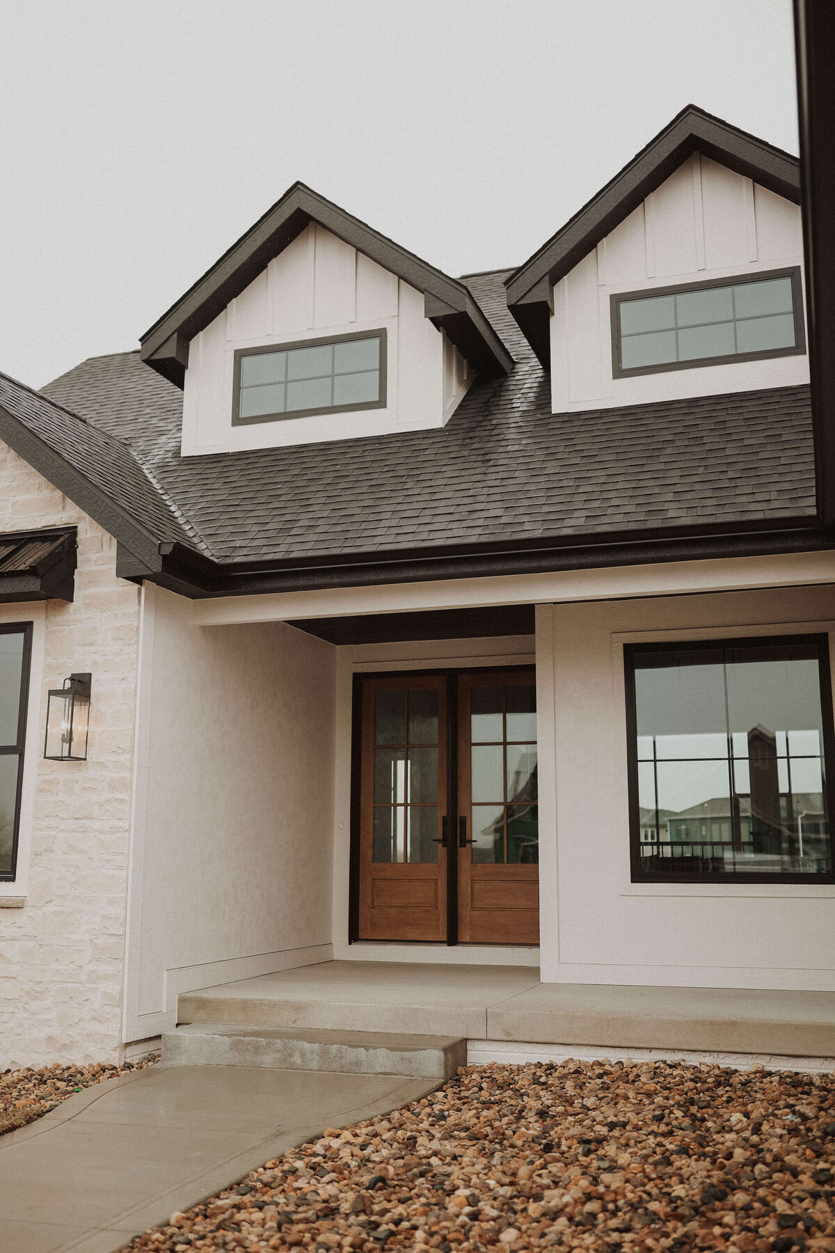 3029-Exterior-Grimes-Central-Iowa-Custom-Home-JRL-Builders-3F1A4617