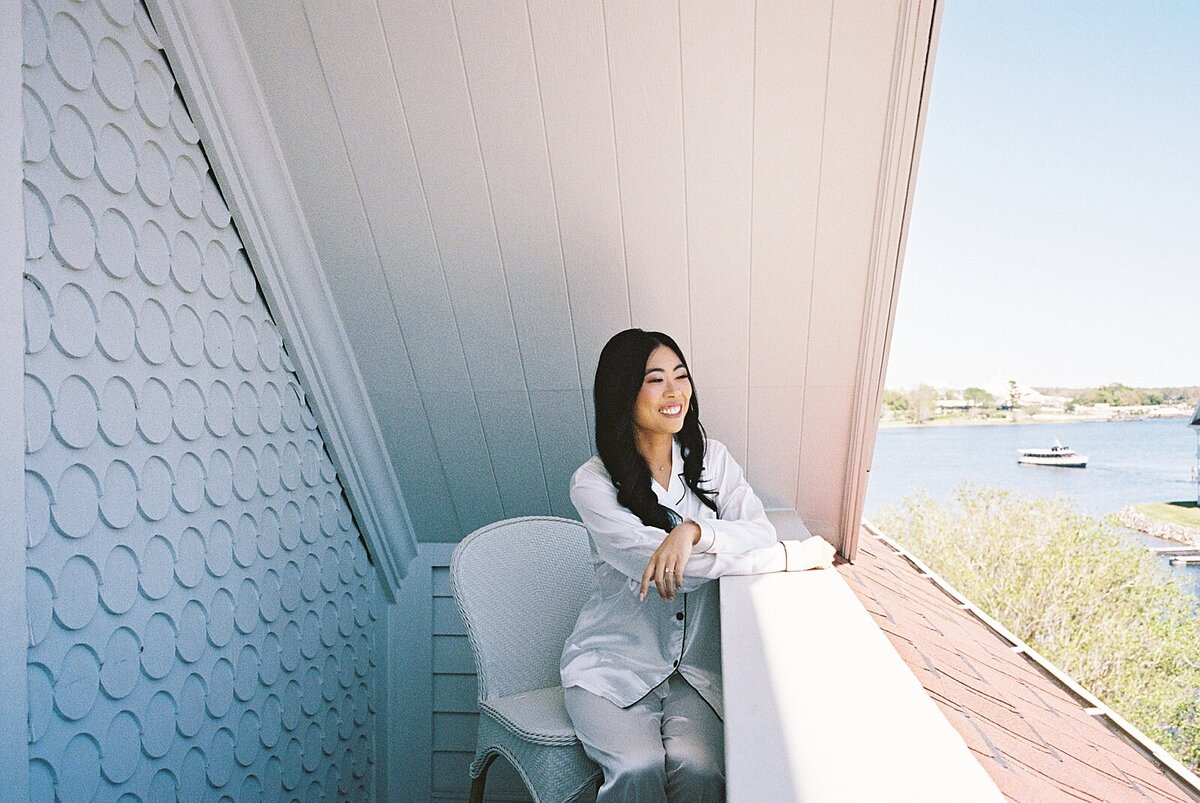 Guisuraga-FILM-Disney.Epcot.Italy.Wedding-Casie Marie Photography-13