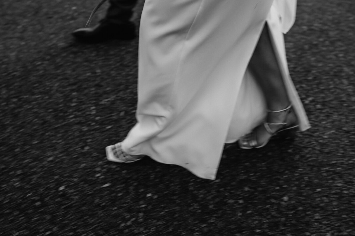 morgan-ryan-saltys-alki-wedding-965bw