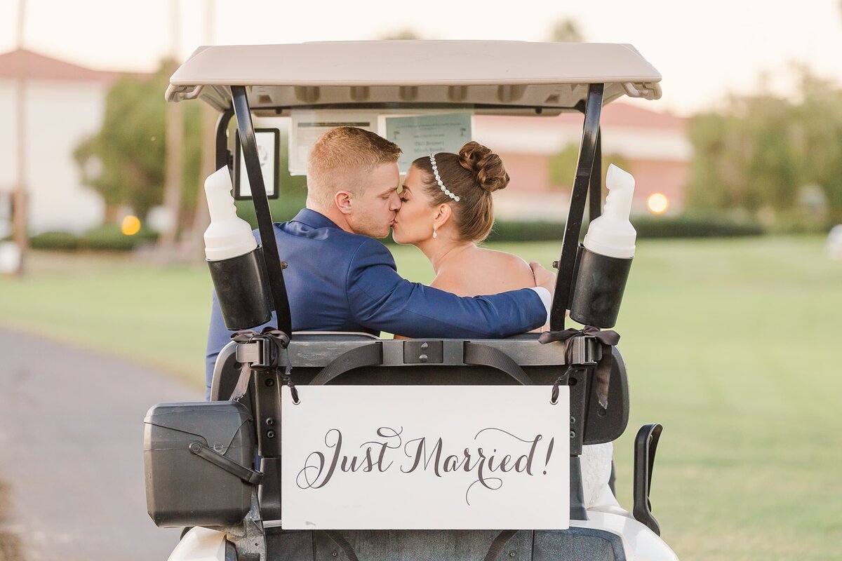 Scottsdale-Wedding-Photographers-McCormick-Ranch-Golf-Club-Bride-Groom-Kiss-1494