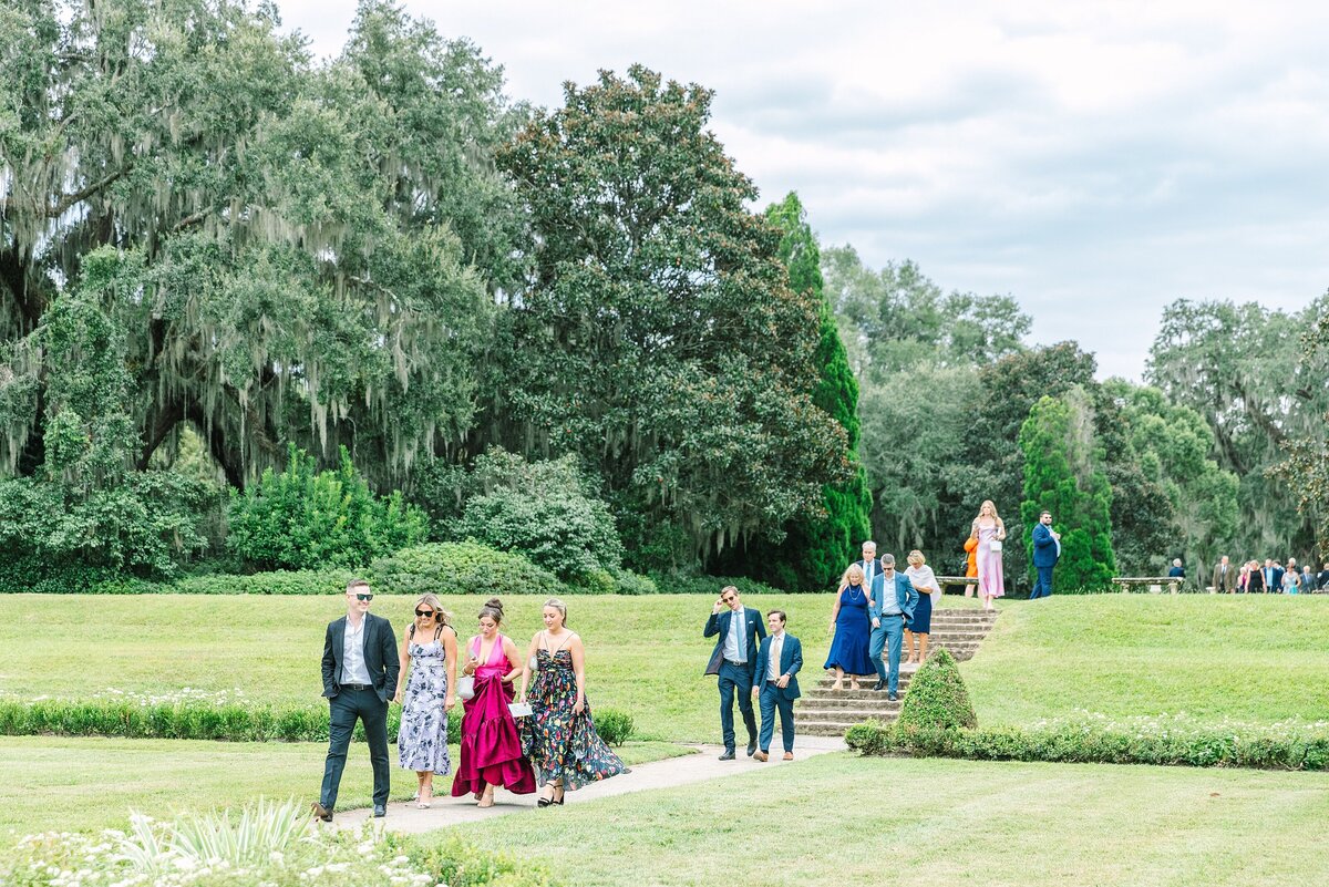 guests arrive on middleton place wedding day