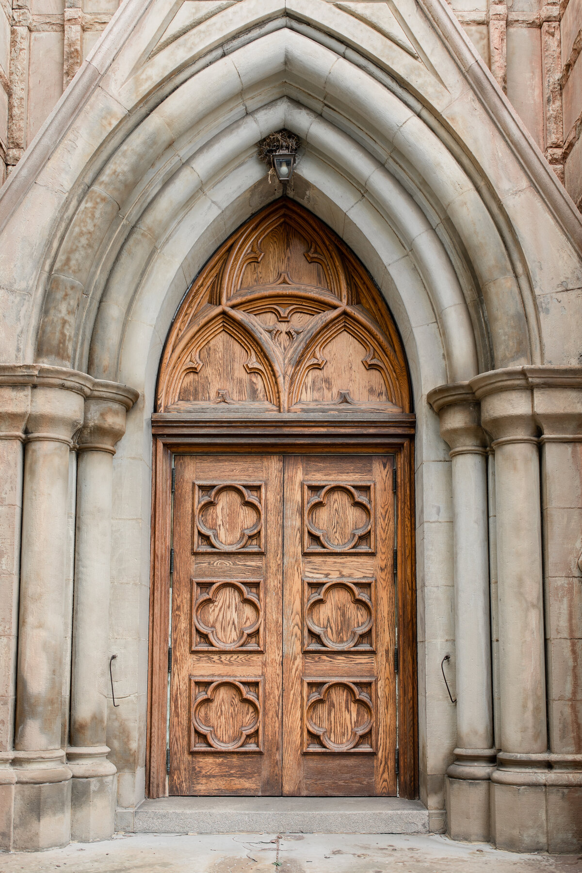 detroit-downtown-wedding-michigan-bride-groom-sweetest-heart-of-mary-church11