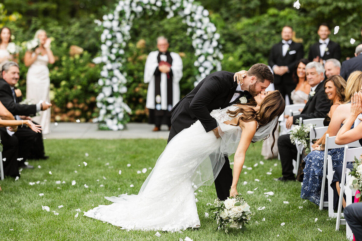 Best Cleveland Luxury Wedding Photographer LIndsey Ramdin LAR Weddings Pittsburgh Wedding Photographer Ohio Romantic Weddings115