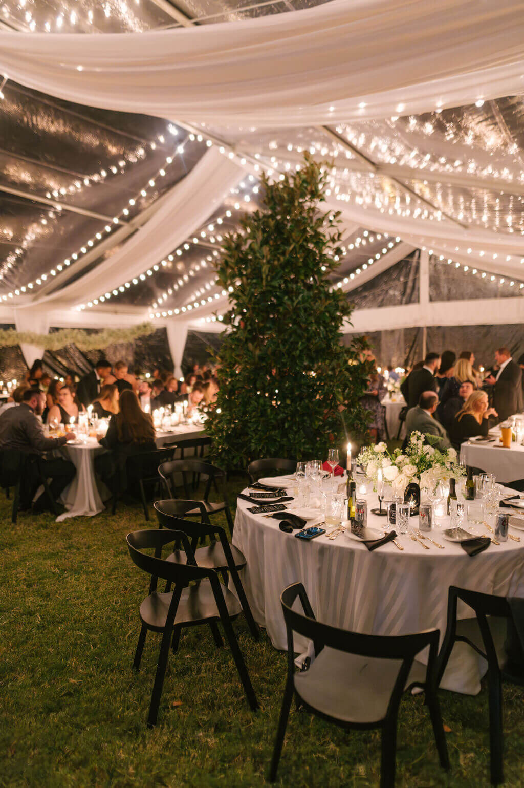 94-nashville-estate-all-white-tented-wedding-modern-vintage-events