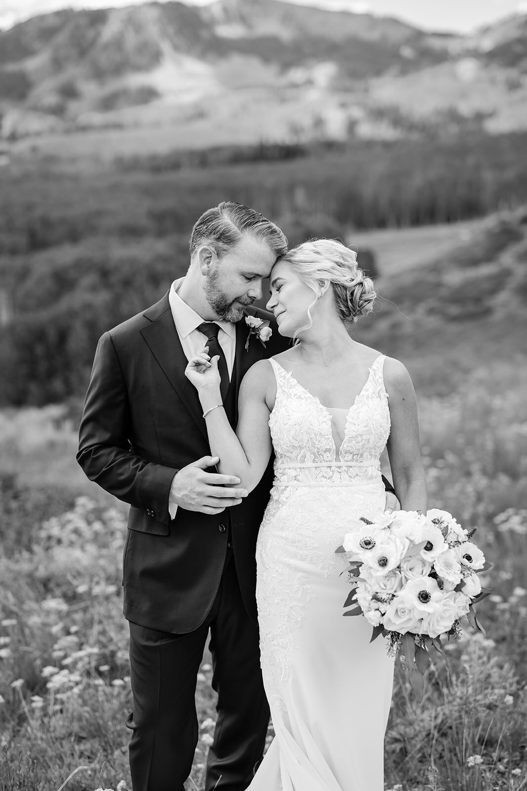 montage-deer-valley-summer-park-city-utah-wedding-logan-walker-425L-0403bw
