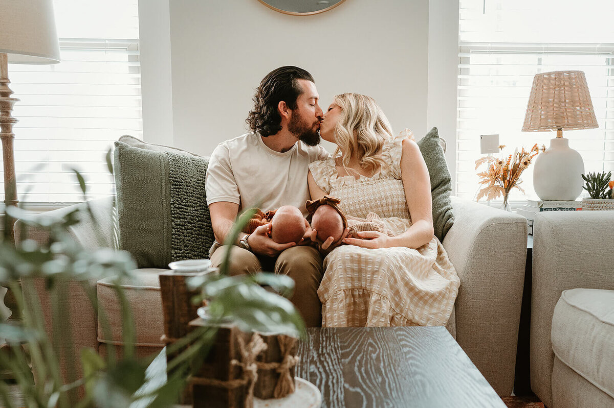 newborn-twins-lifestyle-session-charlotte-nc