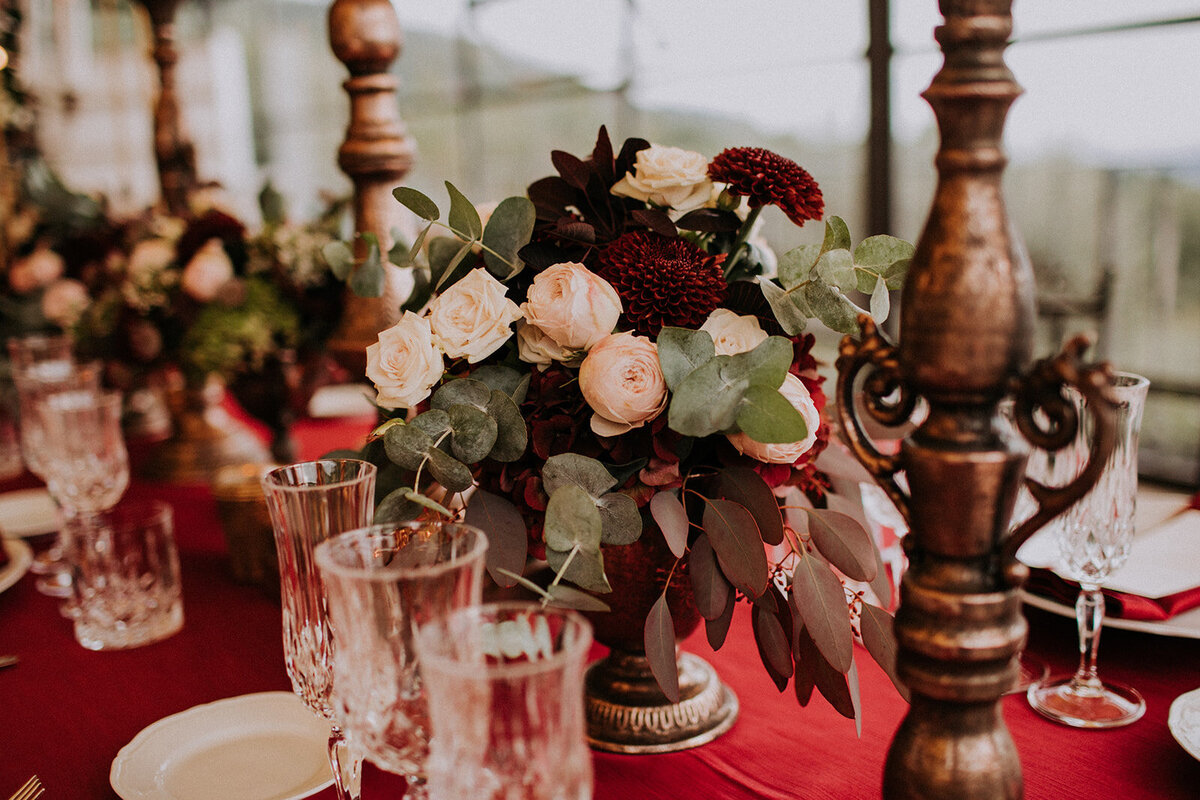 Centrepieces with gold details