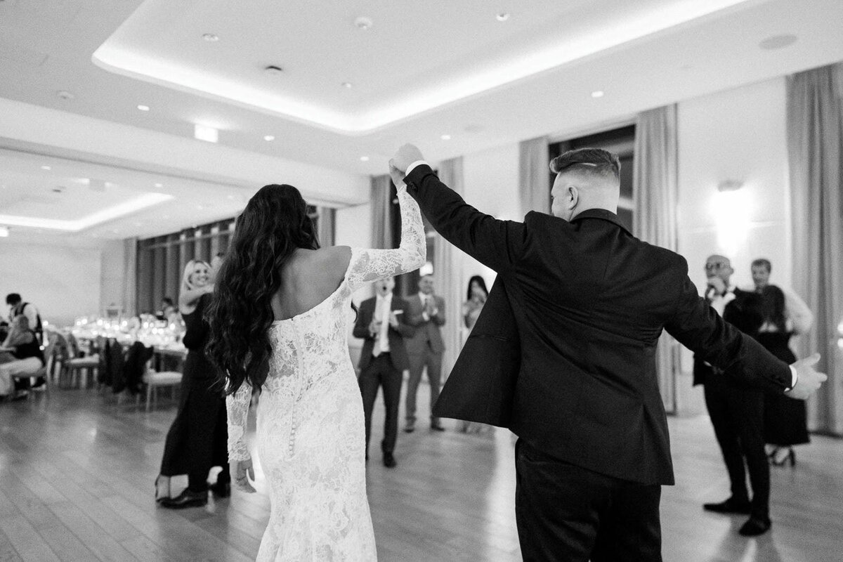 W9-Wedding-Photos-The-Pearle-Burlington-Lake-Ontario-Stephen-and-Oksana-2024-09-29-2500px-1263
