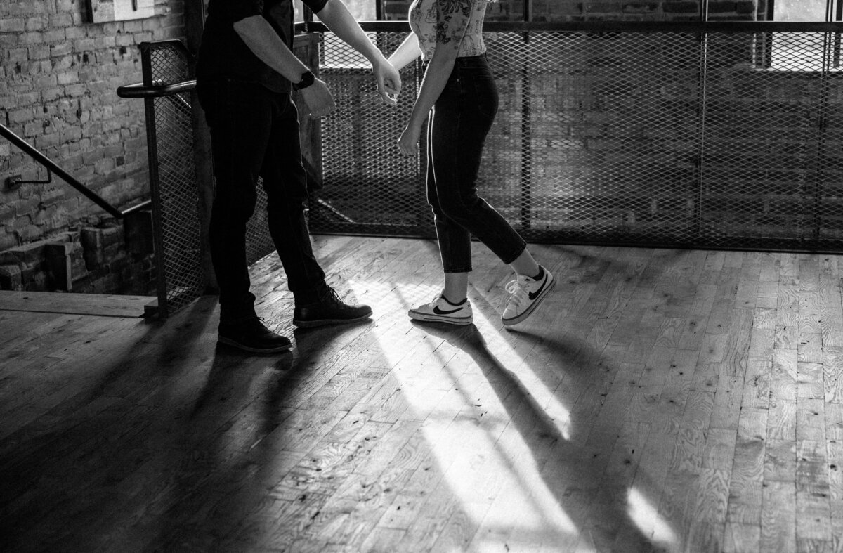 windsor-sandwich-brewery-engagement-session0007