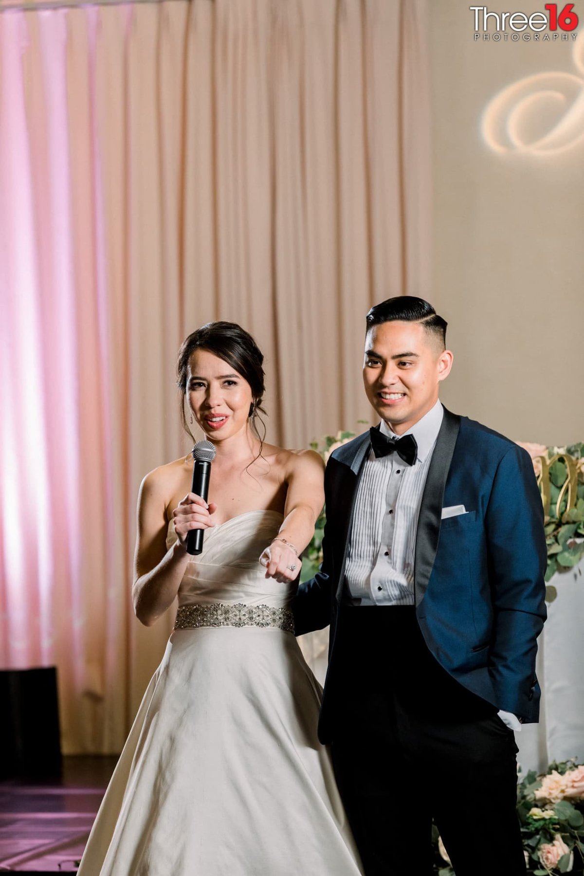 Bride and Groom thank their guests