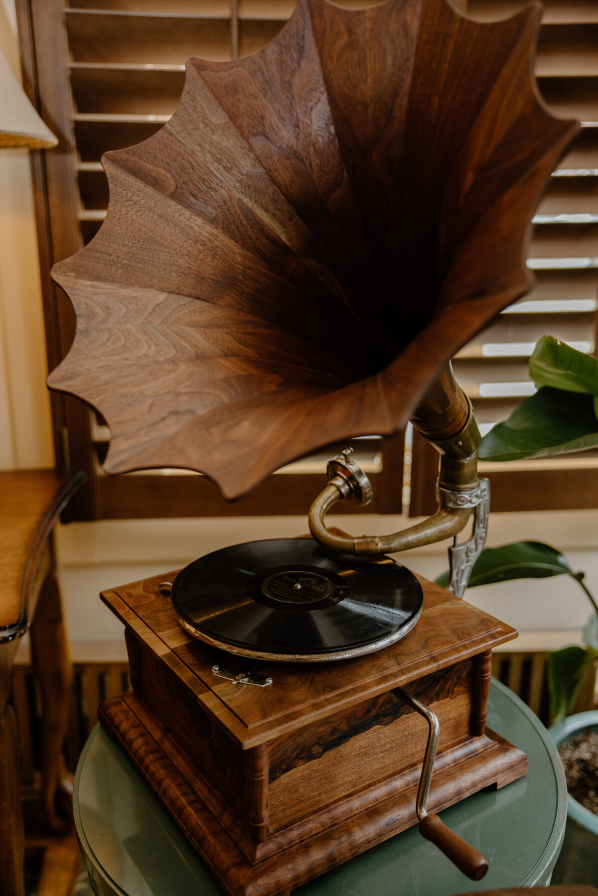 4 Functional and Custom Victrola Gramophone by 3 Sheets Designs Woodworking