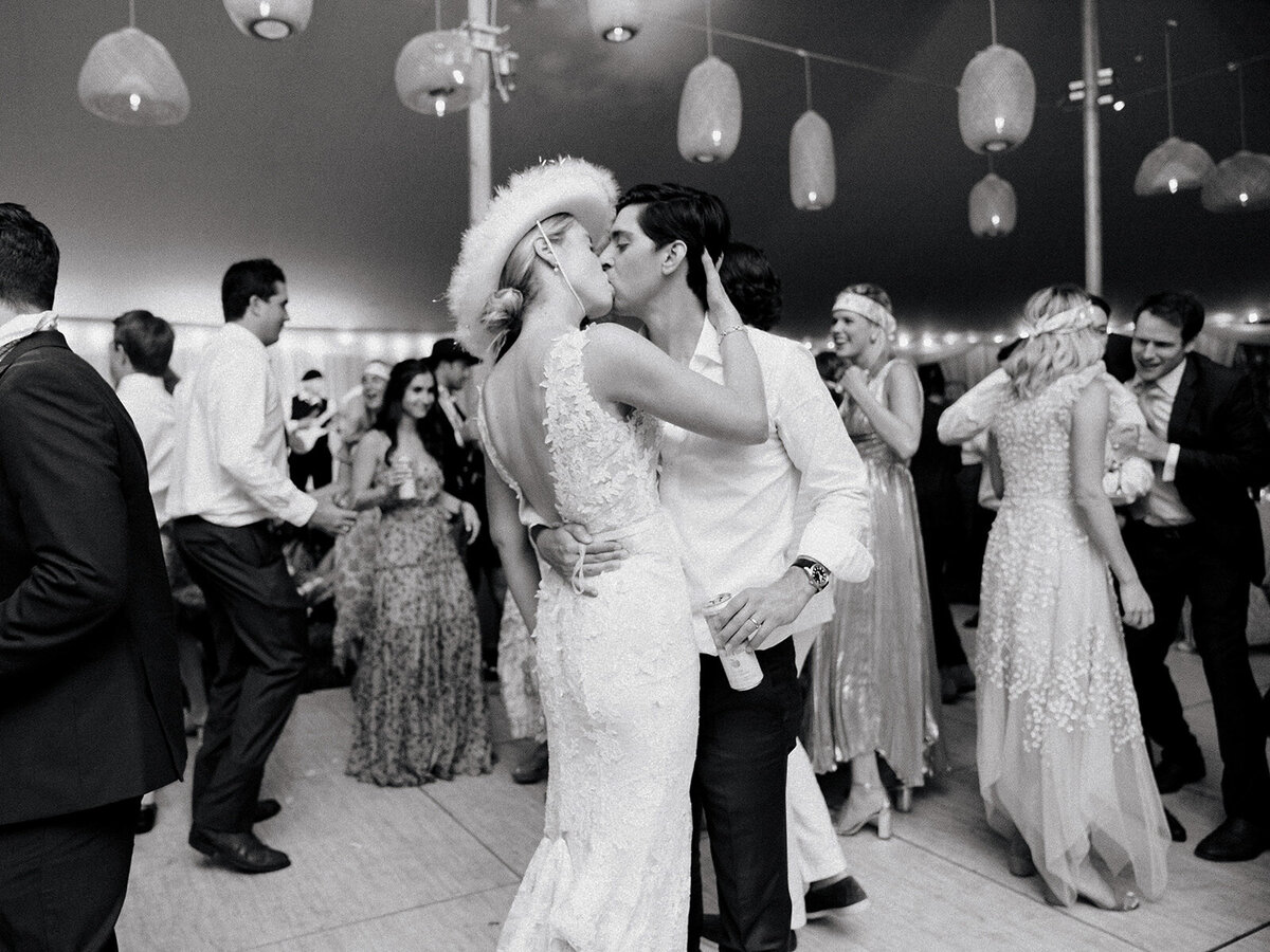 charlotte-blake-wedding-dancing-114