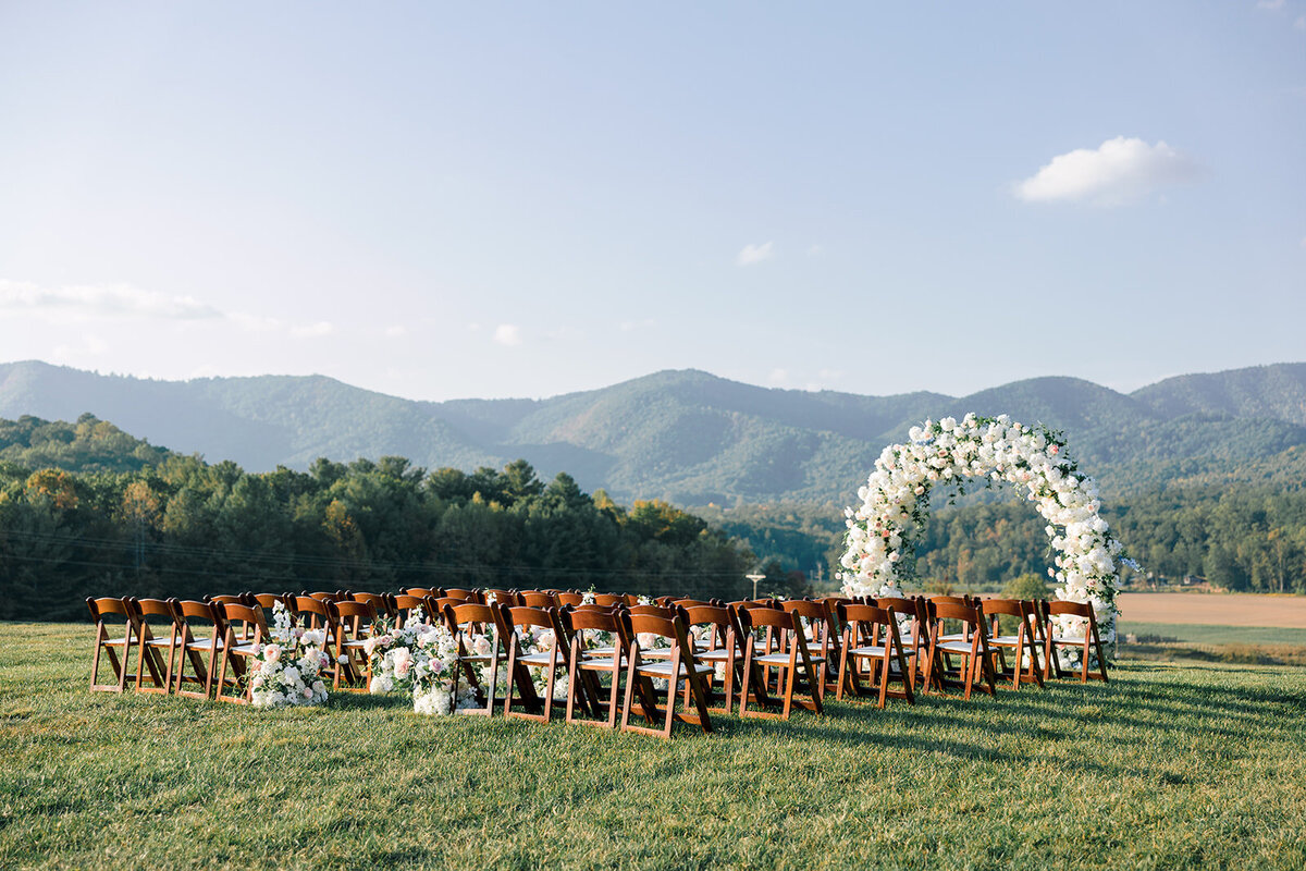 Pixels and Wood Creative_The Shiloh_Him Her Photo_Floral Circle Arch_North Carolina Wedding_Ceremony-1