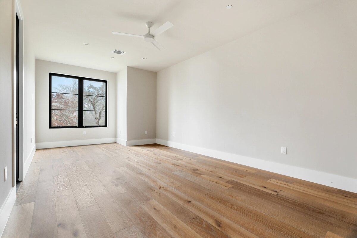 596-lancelot-way-bedroom-1