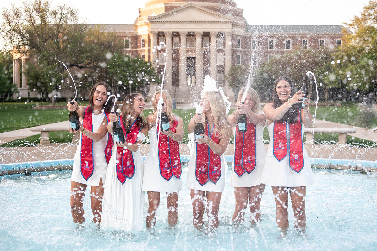 kam-smu-graduation-group-041025-145